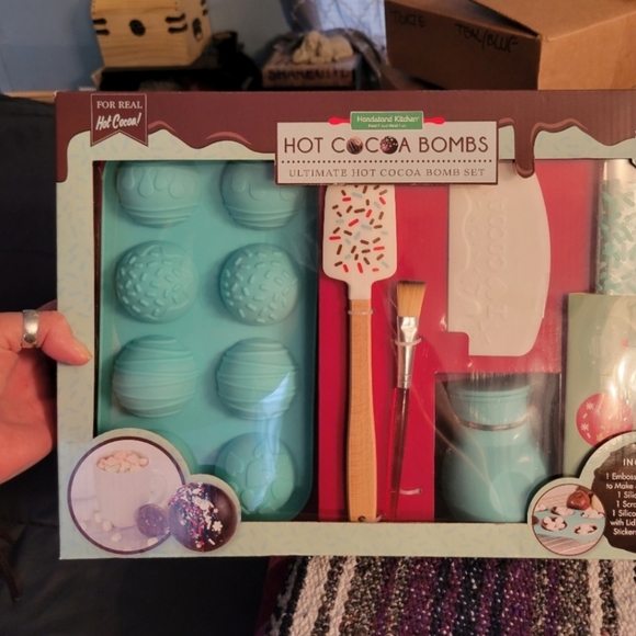 NWT 18 piece cocoa bomb kit fun gift for tween kids and adults! - Picture 6 of 6